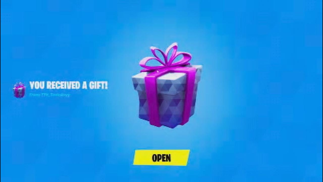 FORTNITE GETTING GIFTED BY SUBSCRIBERS HALLOWEEN EDITION
