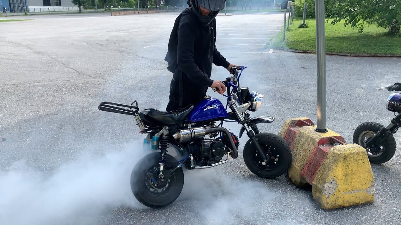 2x 125cc monkey burnout +raju 77 br burnis änkkä syttyy tuleen + keulaa