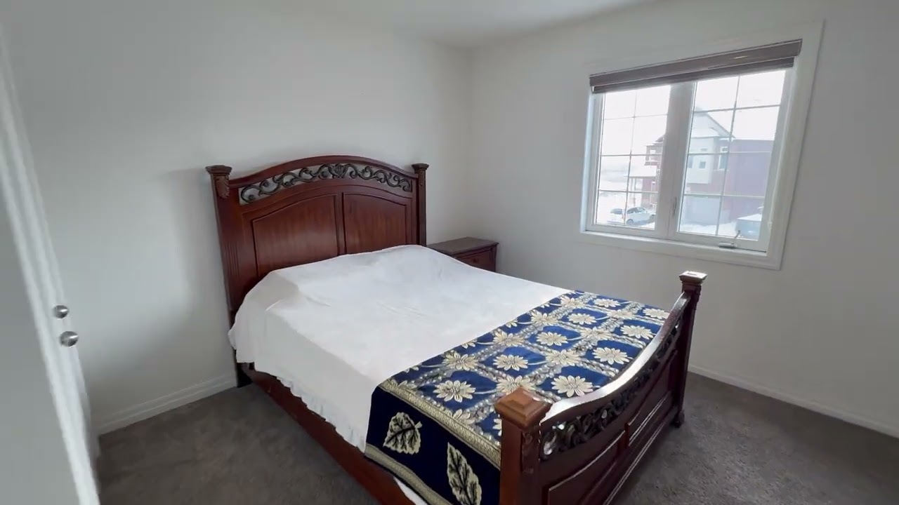 82 Castlebay St, Kitchener Detach home for sale..