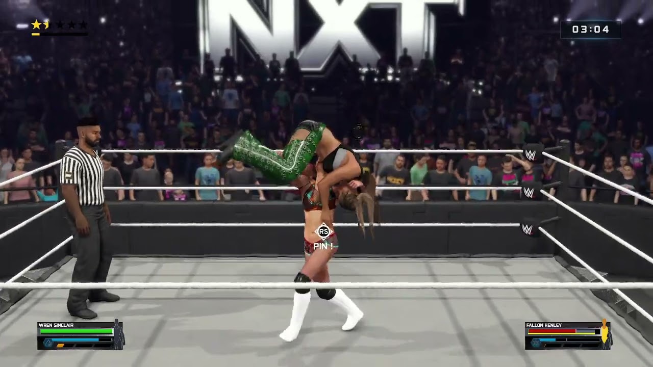 WWE 2K25 Рен Синклер против Фэллон Хенли