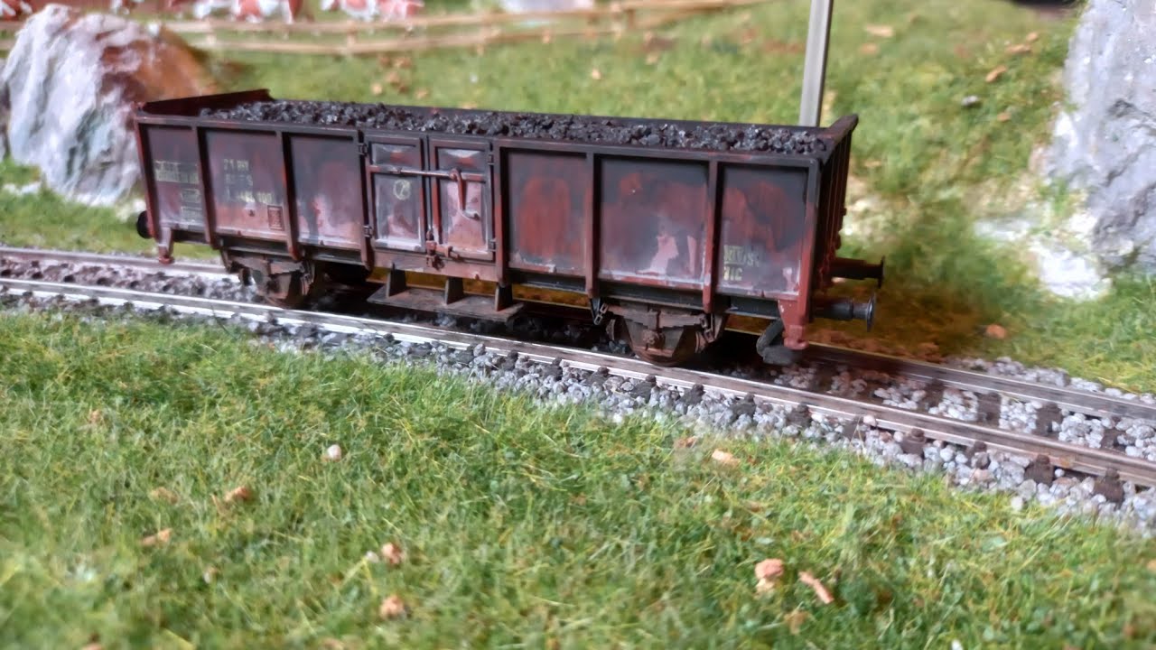 Modellbahn Wagen altern und beladen (Kohle)