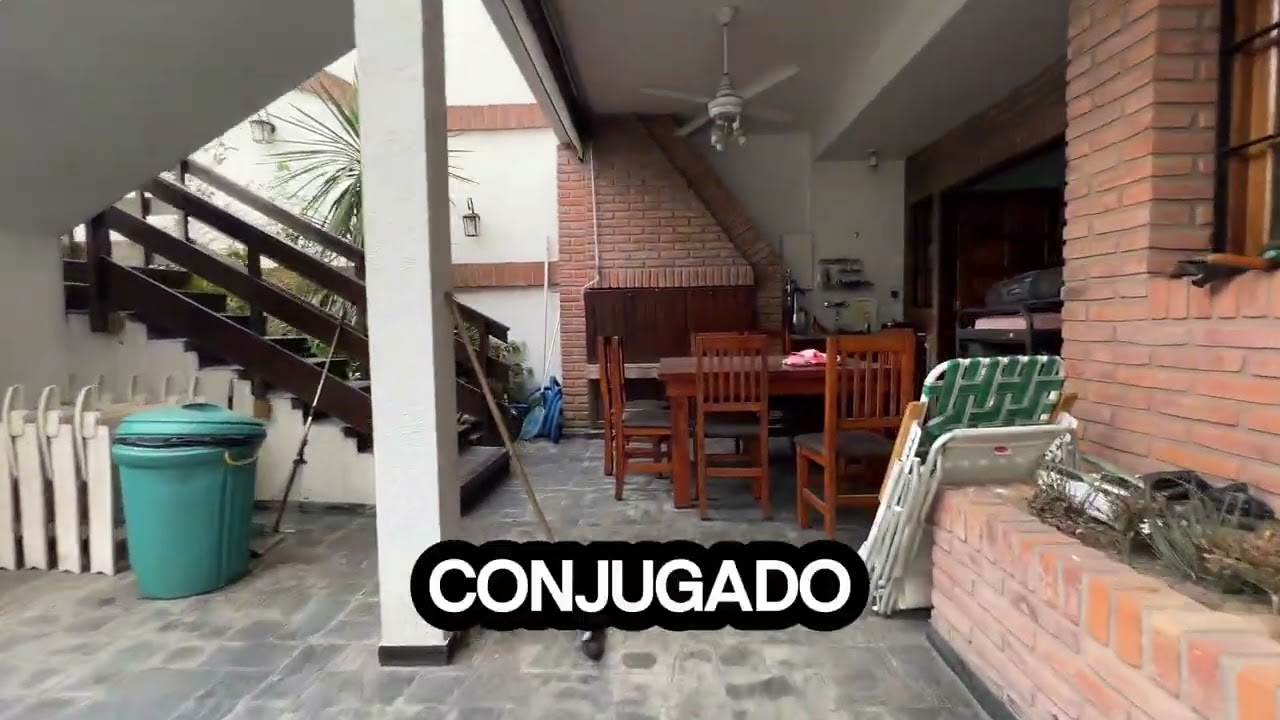 Venta casa 5 ambientes en Devoto con jardín y pileta