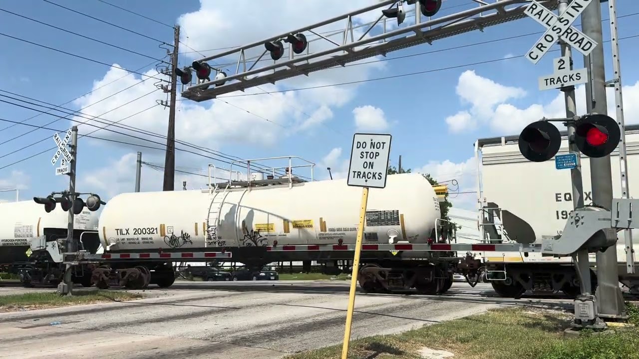 UP 9033 Video 2 of 2 At Rankin Rd Thru North Houston TX (Filmed: 8/10/24)