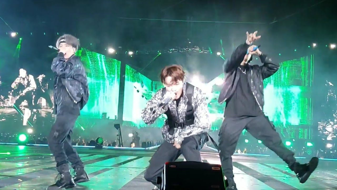 190504 Outro: Tear (Dior outfits) @ BTS 방탄소년단 Speak Yourself Rose Bowl Los Angeles Concert Fancam