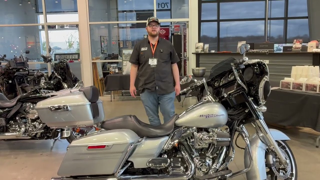 2015 Street Glide Special - Brilliant Silver | Harley-Davidson of Fargo