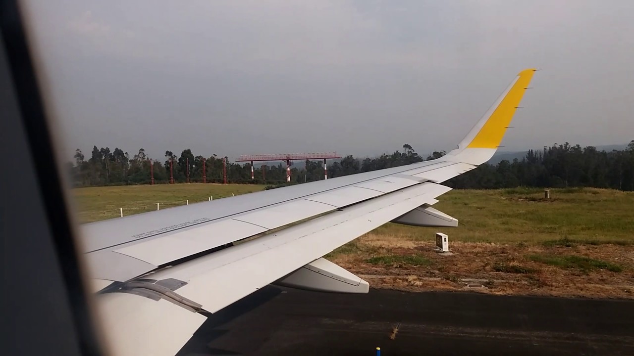 Vueling VY7388 Airbus 320 Take Off SCQ - LGW 19/06/17
