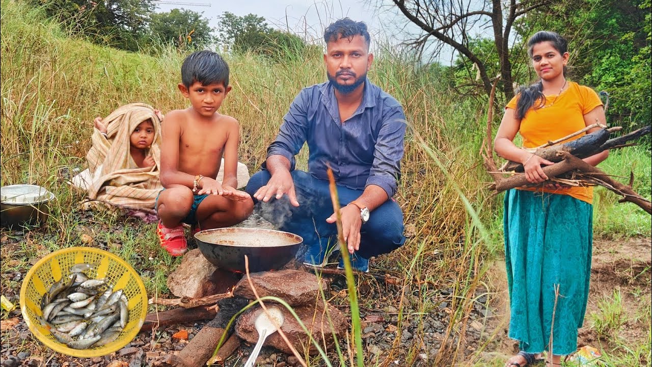 पावसामध्ये मासे पकडून नदीकाठी चुलीवर बनवले माश्यांचे झणझणीत कालवण.Fishing and cooking.| Kalu Gabhale