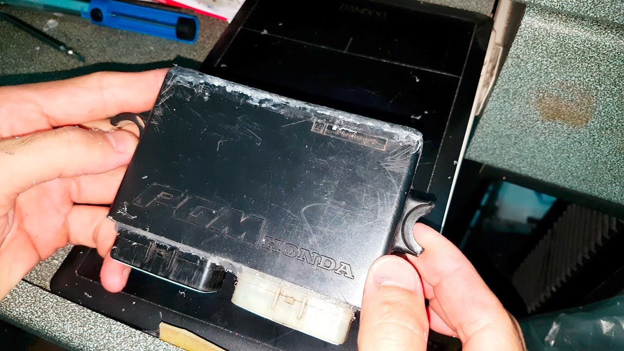 ซ่อมกล่องไฟ HONDA CRM250 AR - HONDA CRM250 AR CDI to fix/repair.