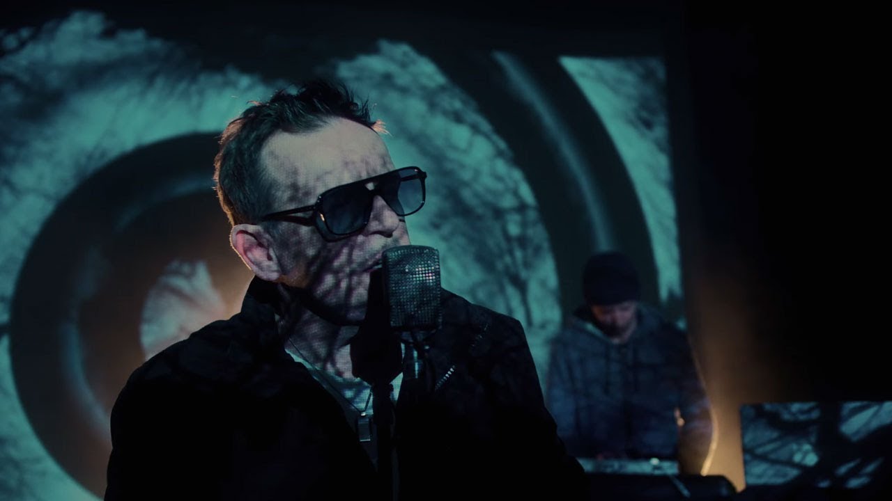 SIGNE  - MED PRSTI GRE (official video) - acoustic and electronic audiovisual art