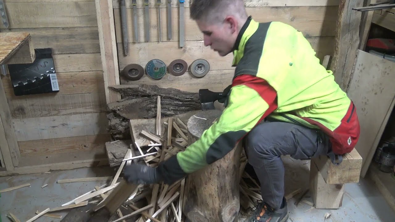 Fiskars X10 Axe Splitting Kindling.