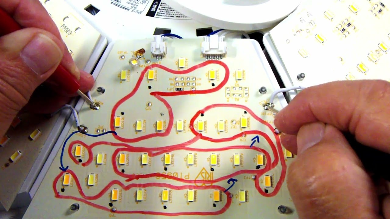 リビングのLEDシーリングライトが壊れたので修理しました。LEDが4つで部品代は100円未満、LED照明器具は絶対に修理すべき！今回は初めて挑戦しましたが、代替え部品で直しています。