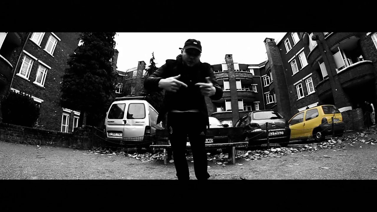 LA CHRONIK - Mon Identit&eacute; (CLIP) - Prod. Pilon
