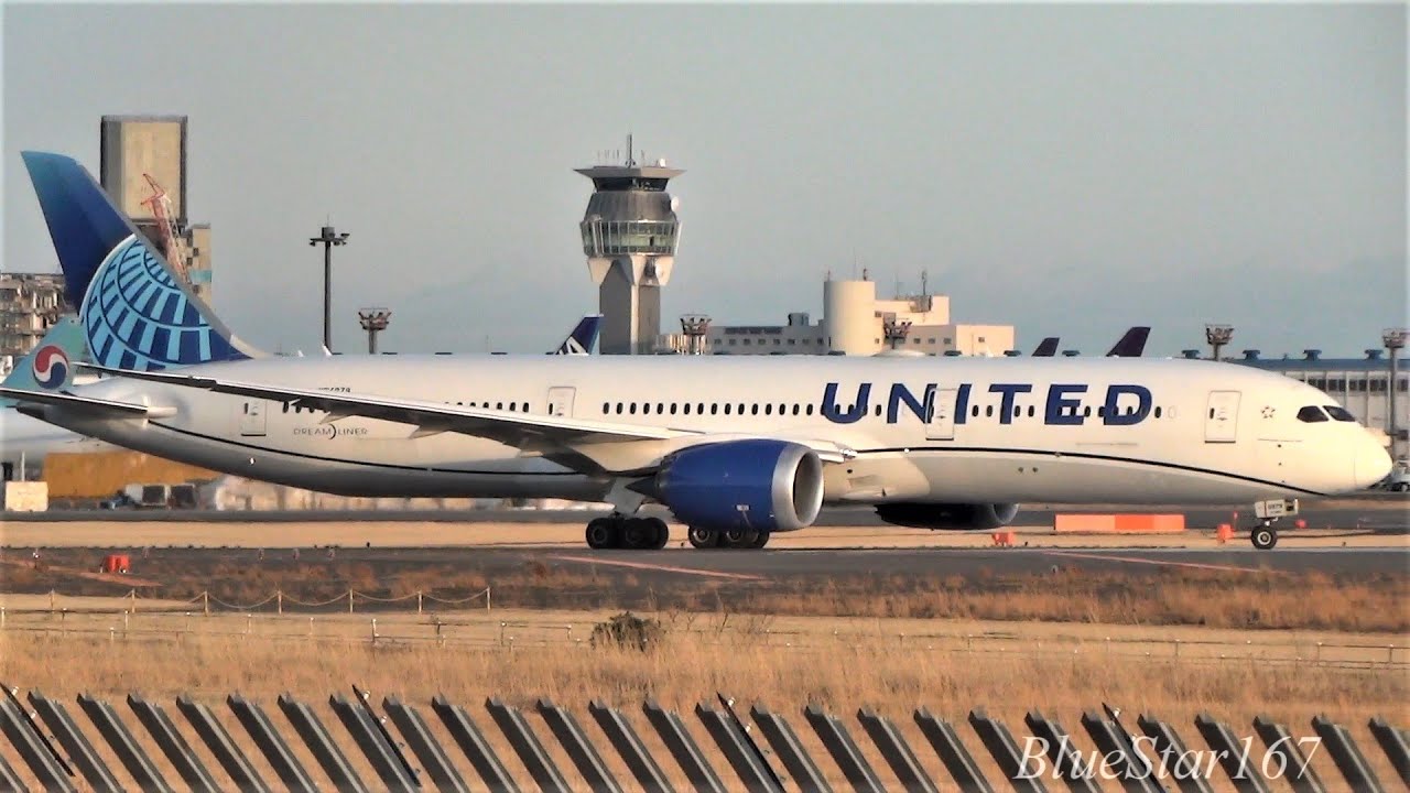 United Airlines Boeing 787-9 (N24979) takeoff from NRT/RJAA (Tokyo - Narita) RWY 16R