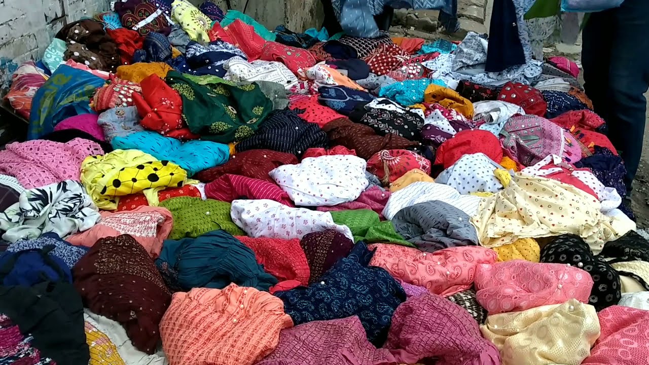 মঙ্গলবার ফুটপাতে new market কি কি পাওয়া যায় চলেন দেখে আসি|মঙ্গলবার new market shopping Dhaka