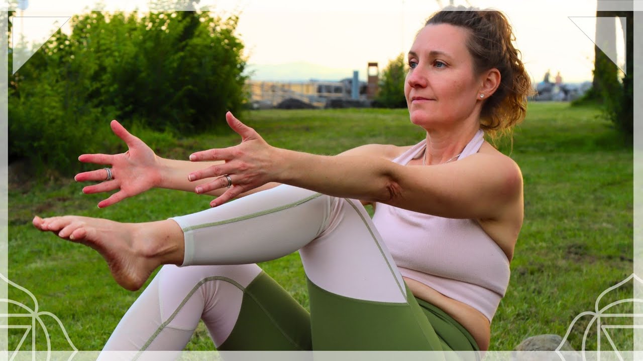 20 Min Easy Somatic Yoga Workout | Uniting Body, Mind and Spirit | Day 2