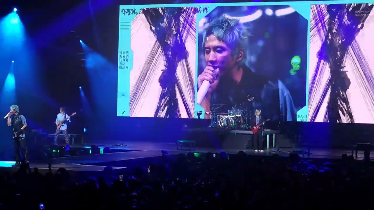 ONE OK ROCK - Taking off - live @ Paris, France - Oct 7 2024