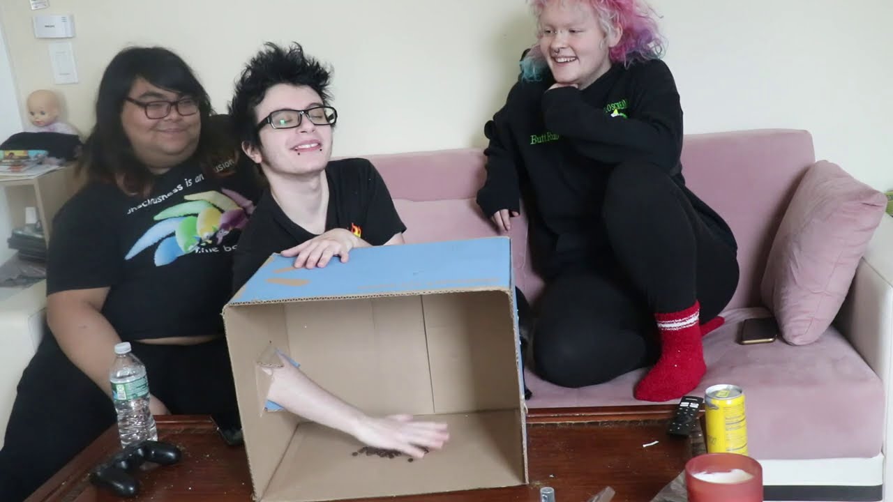 WHAT'S IN THE BOX?? Challenge!