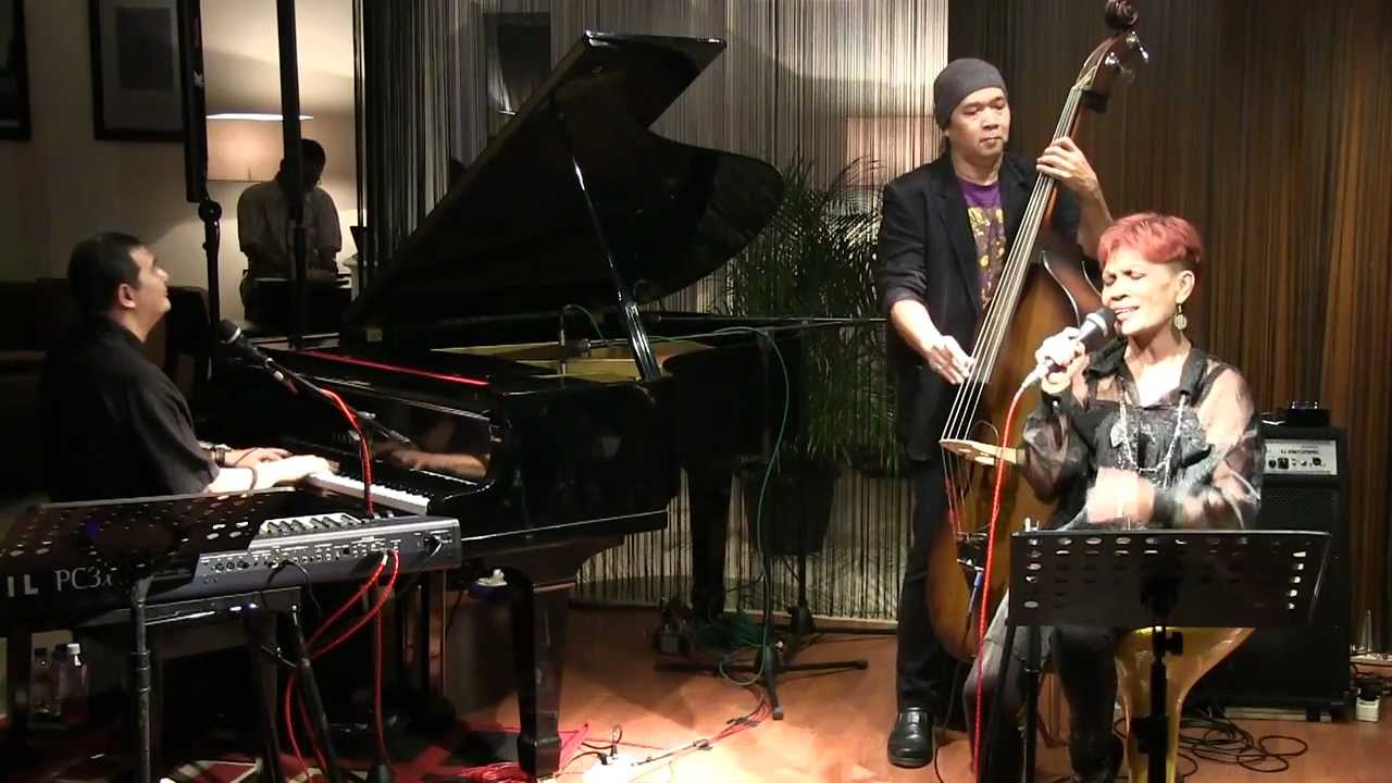 Idang Rasjidi Trio ft. Margie Segers - Kesepian @ Mostly Jazz 25/01/12 [HD]