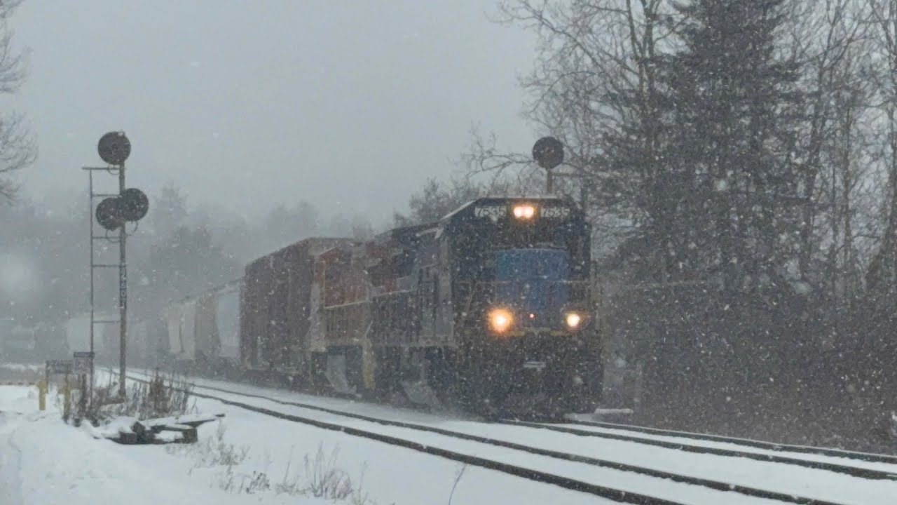One More Before the Blizzard: AYED Thru Royalston W/ 6 Loads & 41 Empties & Sullen Engineer 