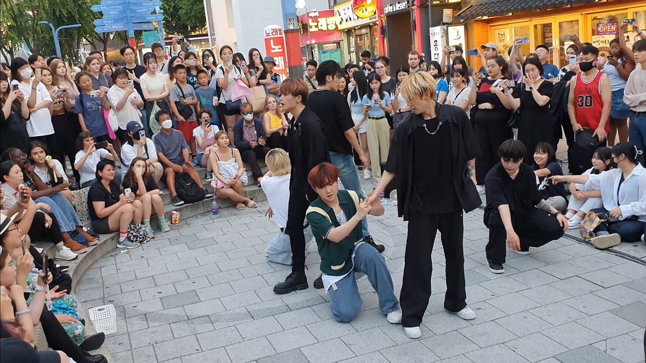 [STREET ARTIST] ABLUE, KPOP BOYGROUP. HONGDAE BUSKING. 230702.