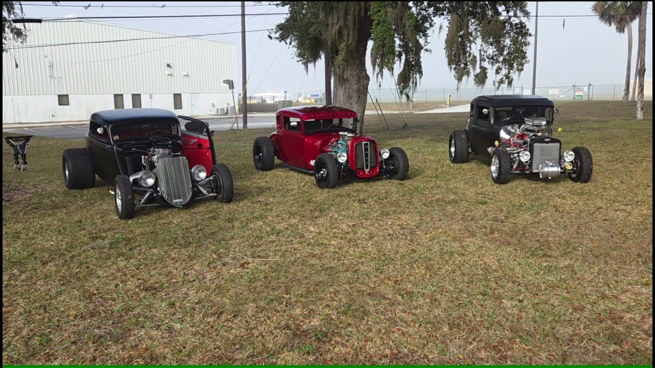 CAR SHOW CRUISE IN LOST LAGOON NEW SMYRNA BEACH FLORIDA. 