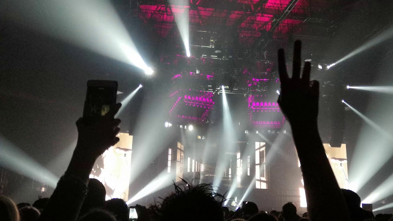 Twenty One Pilots - My Blood live @ Unipol Arena, Bologna, 21.02.2019