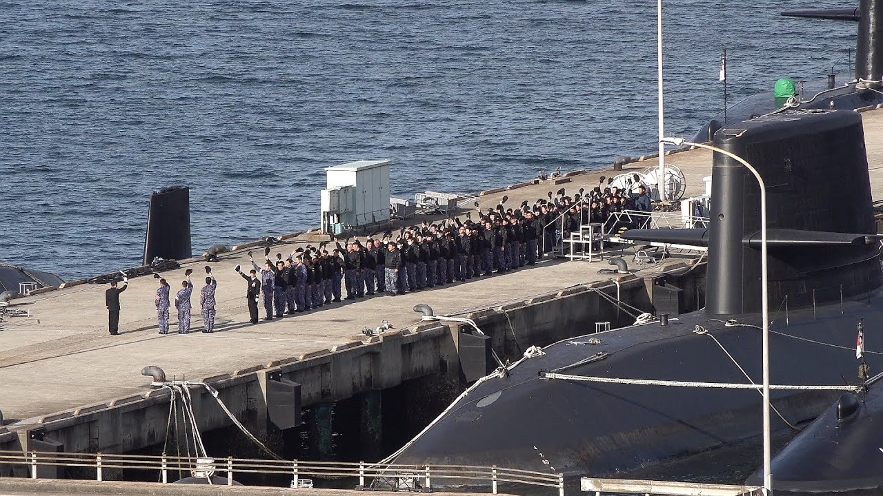 2026海上自衛隊呉基地空母「1月25日（日）空母KAGAさん戻らず、本日は寒波襲来‼」おやしお型入港②