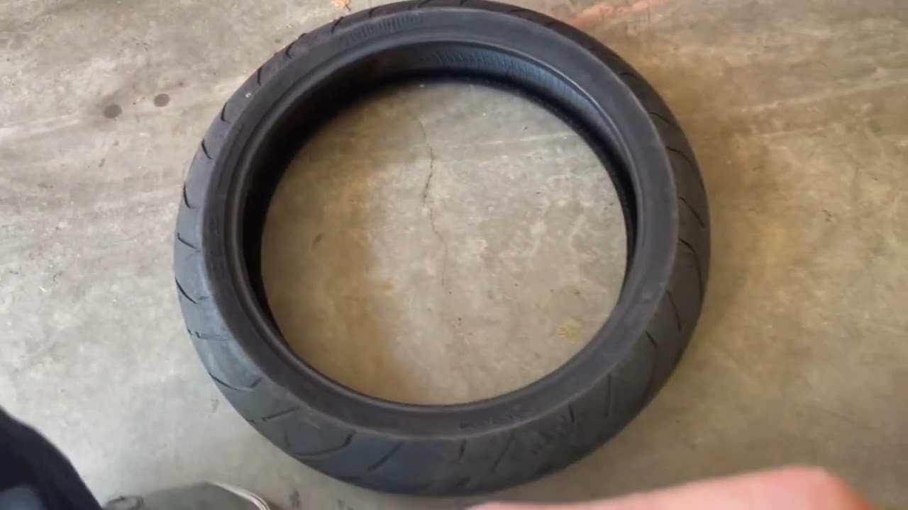 Continental ContiRoad 120/70-17 Weight