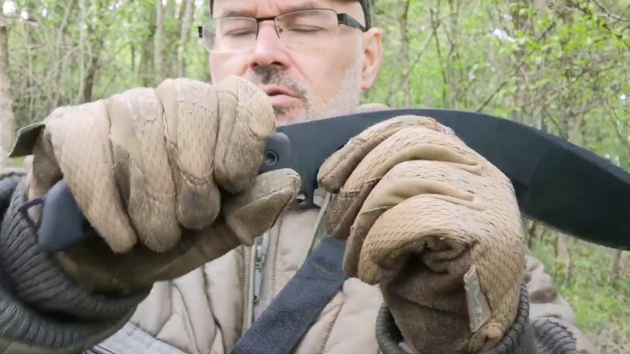 MFH Kukri vs. Haumesser aus dem Baumarkt