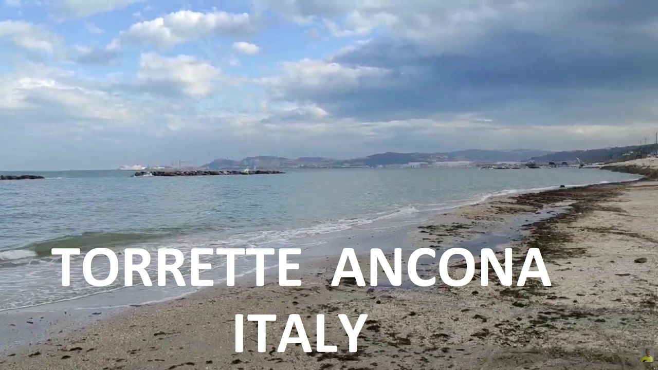 Passeggiata dalla stazione sul lungomare di Torrette . Ancona Marche Italy