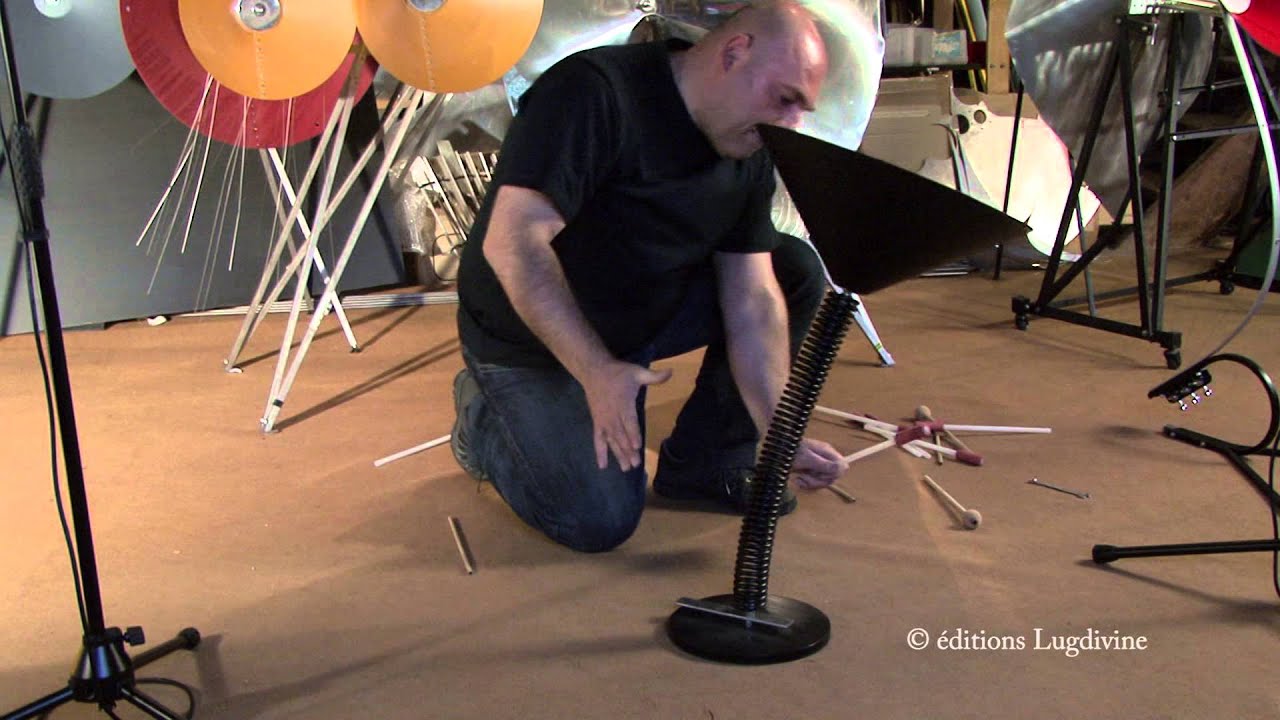 Le ressort- L'instrumentarium pédagogique Baschet