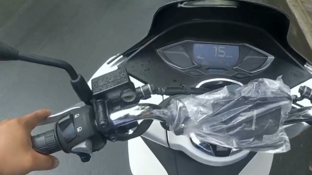 function of ABS and HSTC on panel | HONDA PCX 160