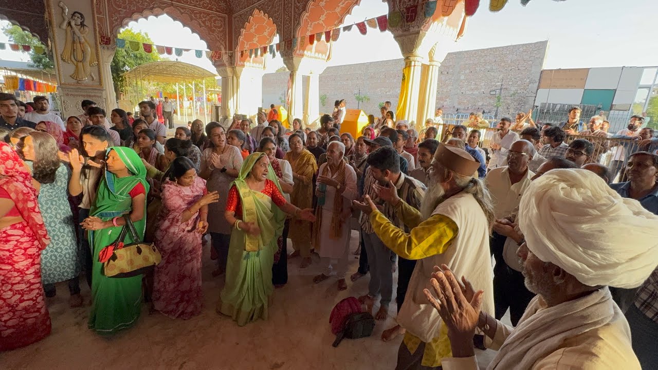 जरा इतना बता दे कहा ना तेरा रंग काला क्यों गोविंद देव जी न्यू भजन!