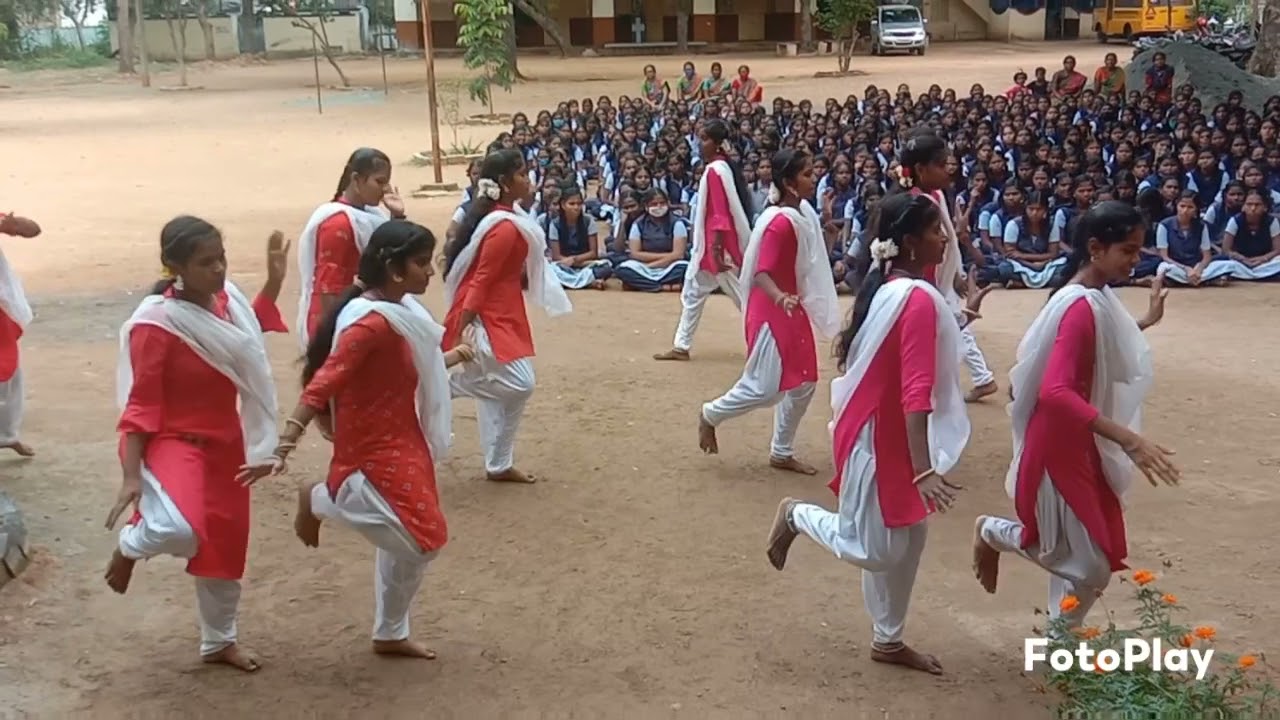 Dance performance by St.Anne's girls higher secondary school, Perungudi, Madurai