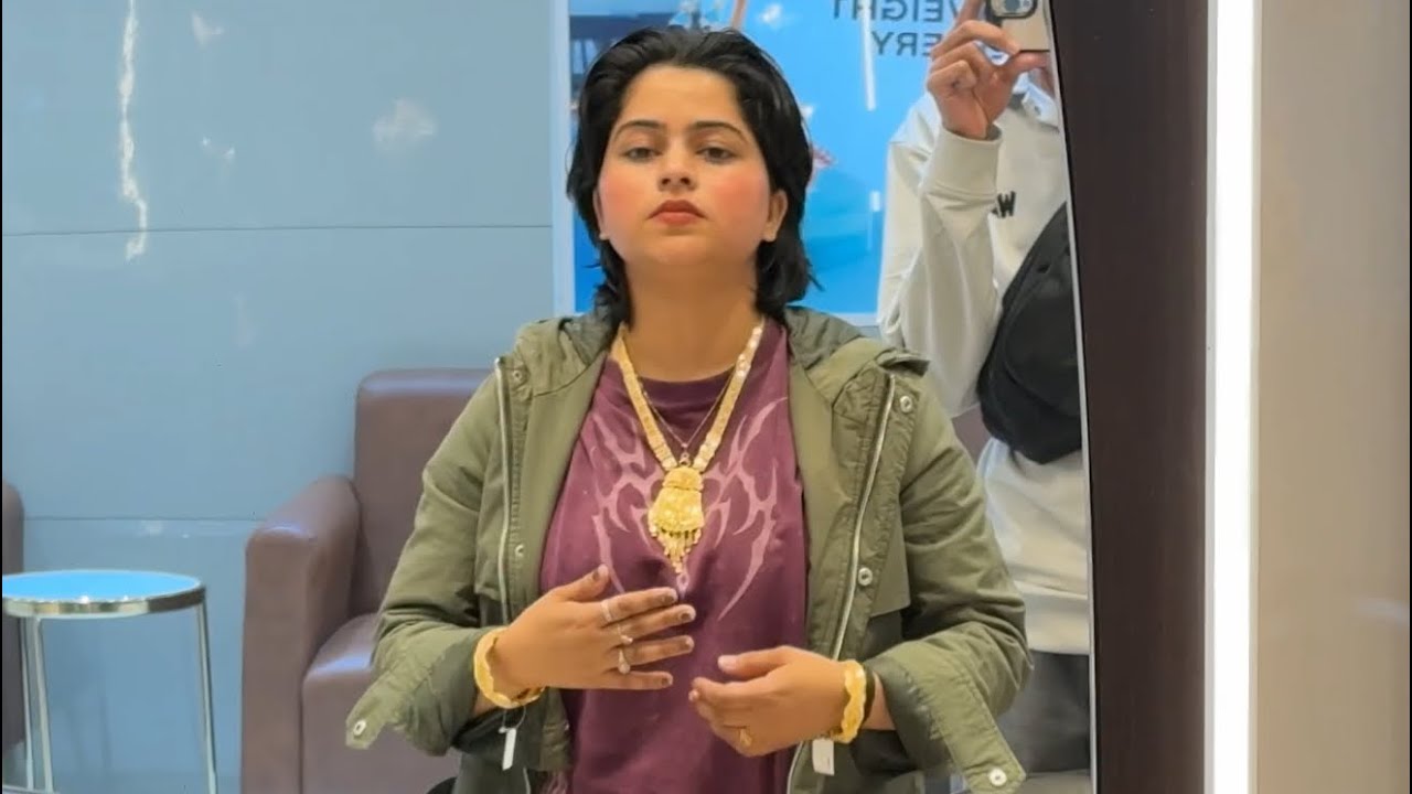 Samosa ke liye pagal ho gayi ginni #shadi #shopping #gold 