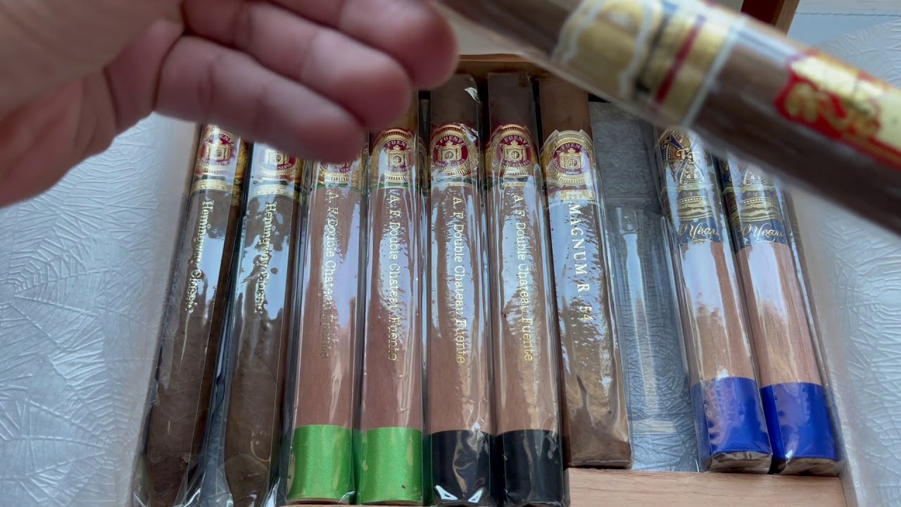 Arturo Fuente 2020 Holiday Collection Extra Special Reserve Cigar Unboxing