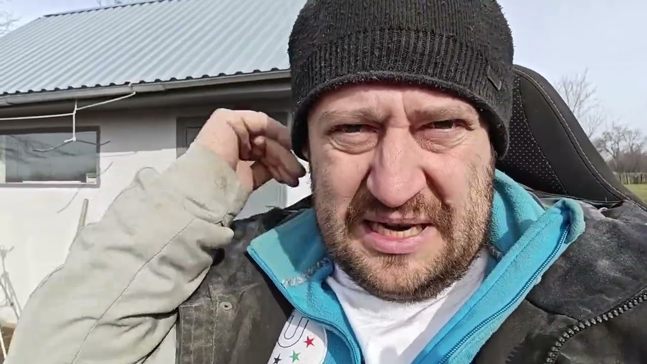 Перенес всё зерно, куча работы, за что браться? Уборка у поросят.