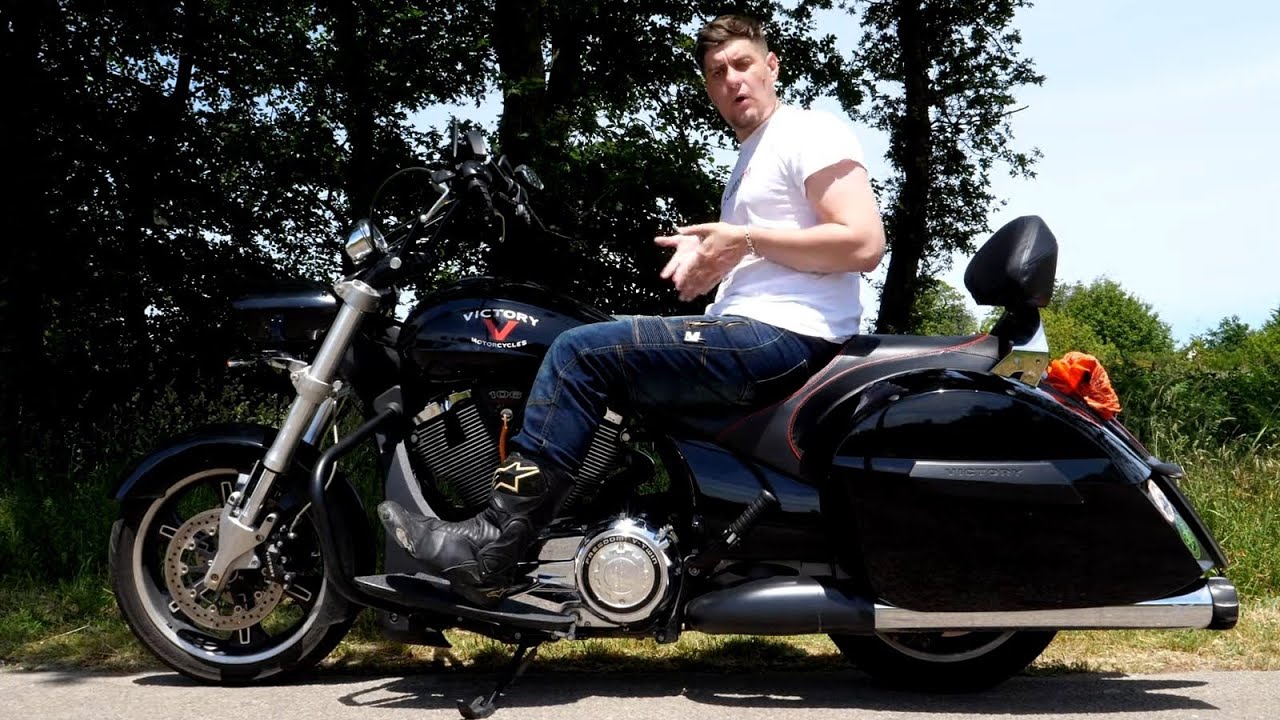 TEST n°215 : VICTORY CROSS ROAD DELUXE 1731cc 89 ch / La + longue moto testée ! 🤯