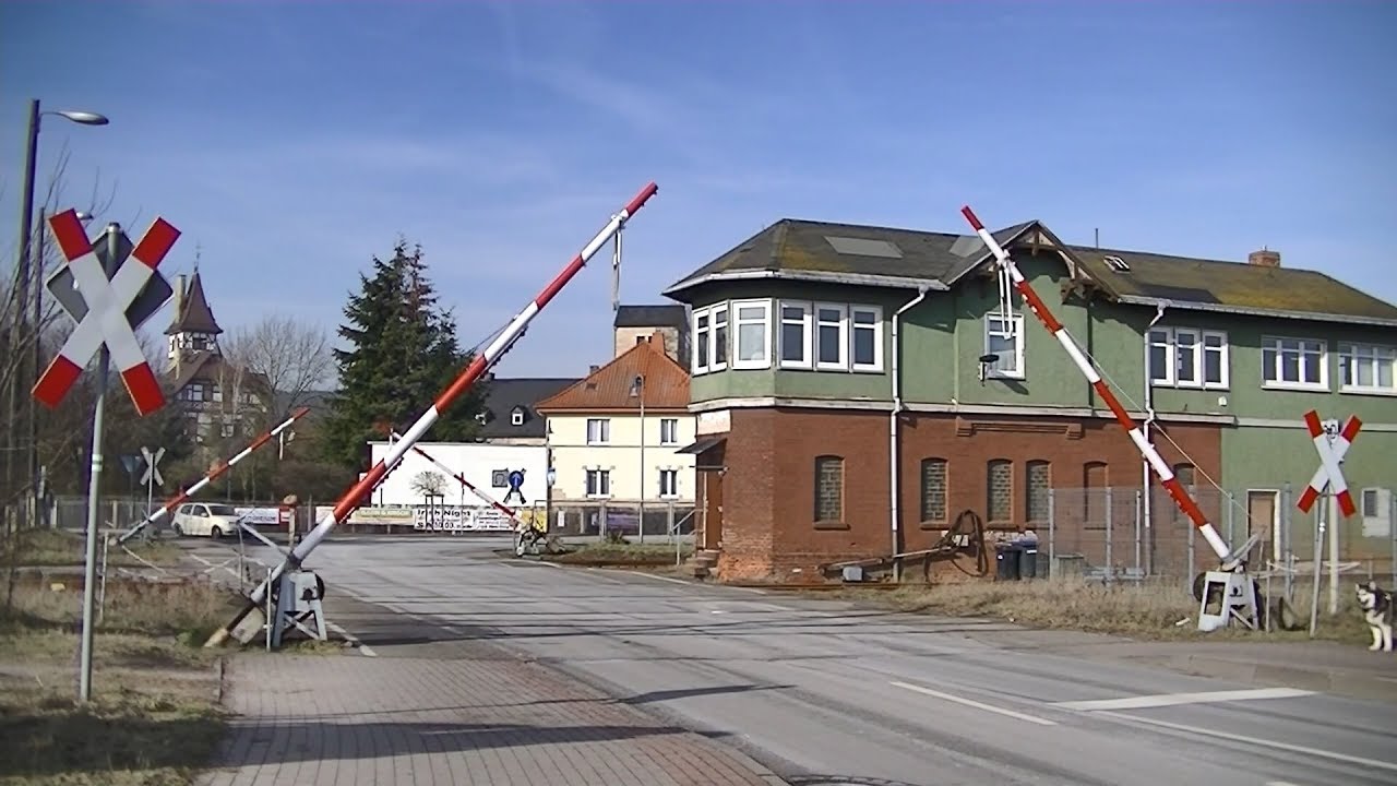 Spoorwegovergang Wernshausen (D) // Railroad crossing // Bahn&uuml;bergang