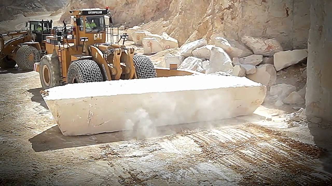 Crema Marfil Coto Quarry by Levantina
