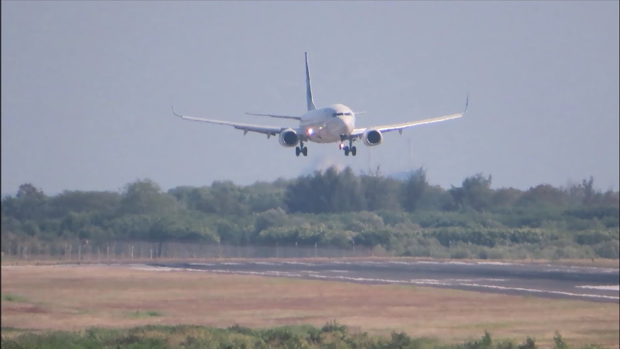 Landing Ahmad Yani Airport Semarang - Batik Air, Sriwijaya Air,Lion Air,Nam Air dan Garuda Indonesia