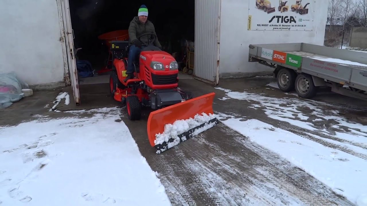 Odśnieżanie traktorkiem Kubota G23