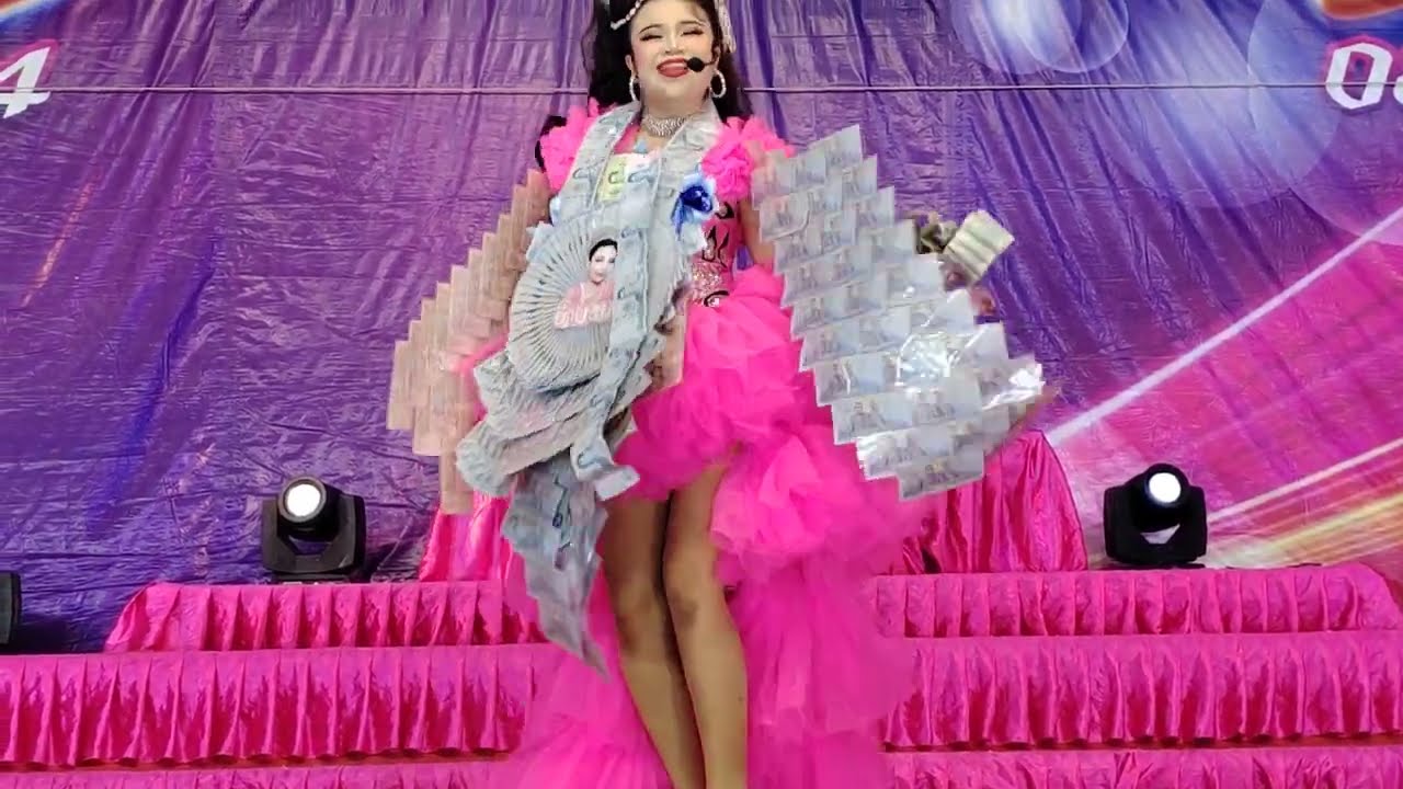 แฟนคลับกรี๊ดน้องขวัญใจ ลูกอ่างทอง ในชุดสีชมพูหวานแหว่ว แต่แหลจริงๆ #ลิเกรุ่งฟ้ากฤษฏาบารมี