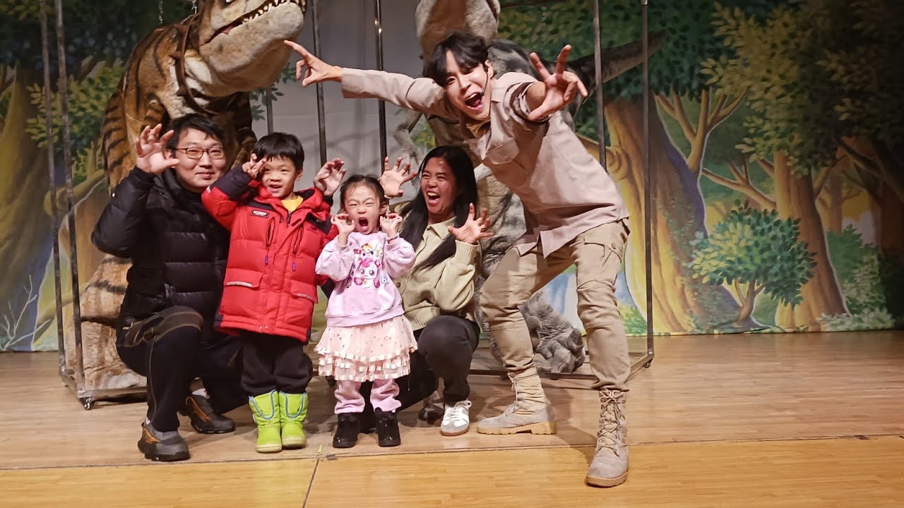 공룡 애니멀쇼 당신은 공룡 #livinginkorea #weekendbondingwithkids에 대해 알고 있습니다.
