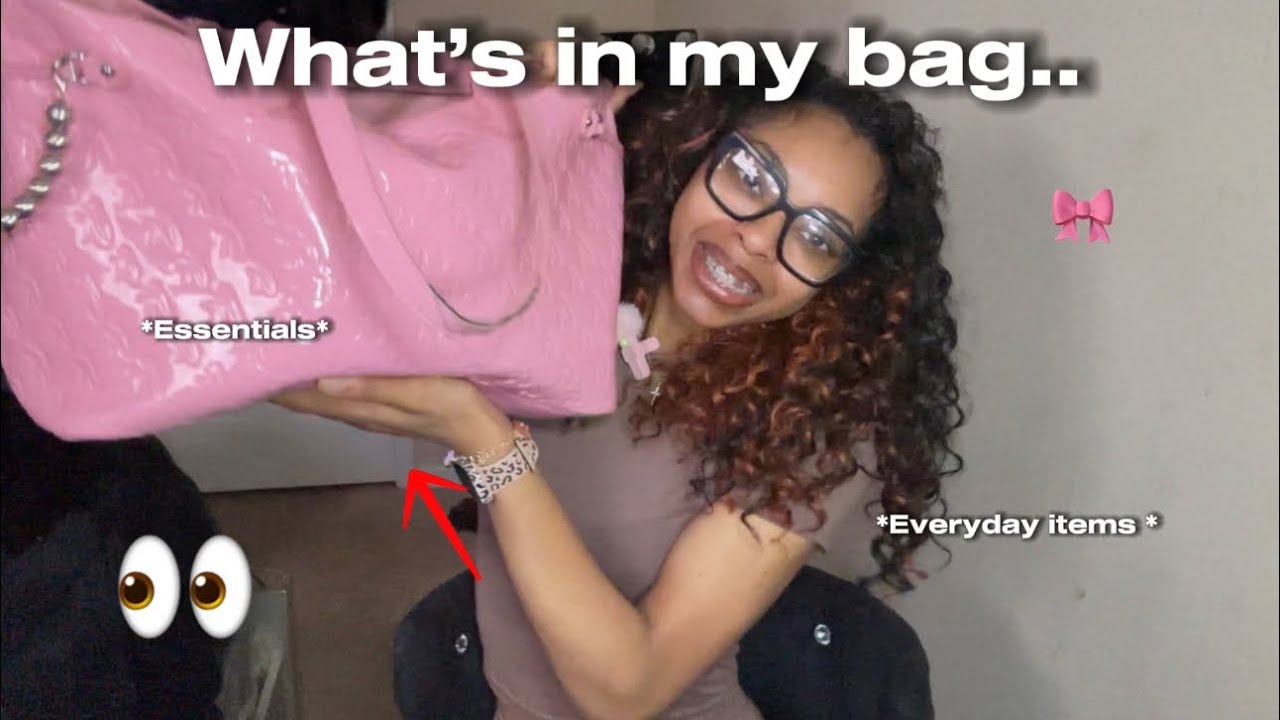 What’s In My Content Creator Purse 🎀 | Essentials + Everyday Items✨