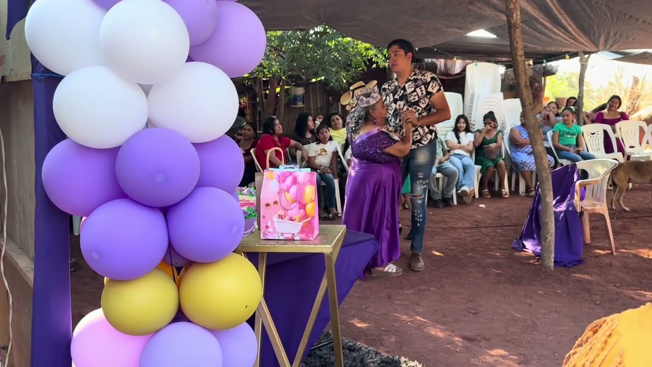 Festejando a Estreberta En su cumpleaños, en El Aguacate Gro 
