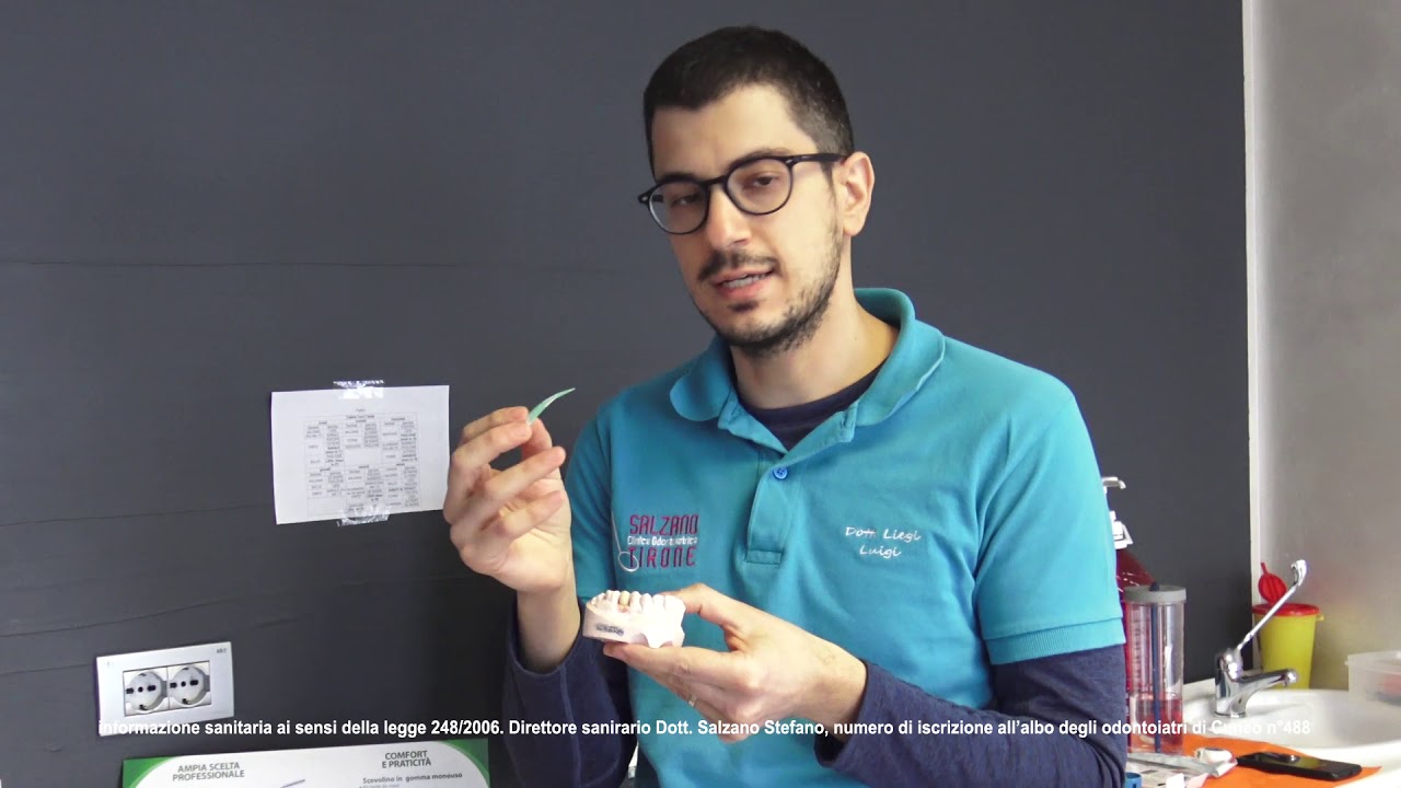 Come si puliscono gli impianti dentali