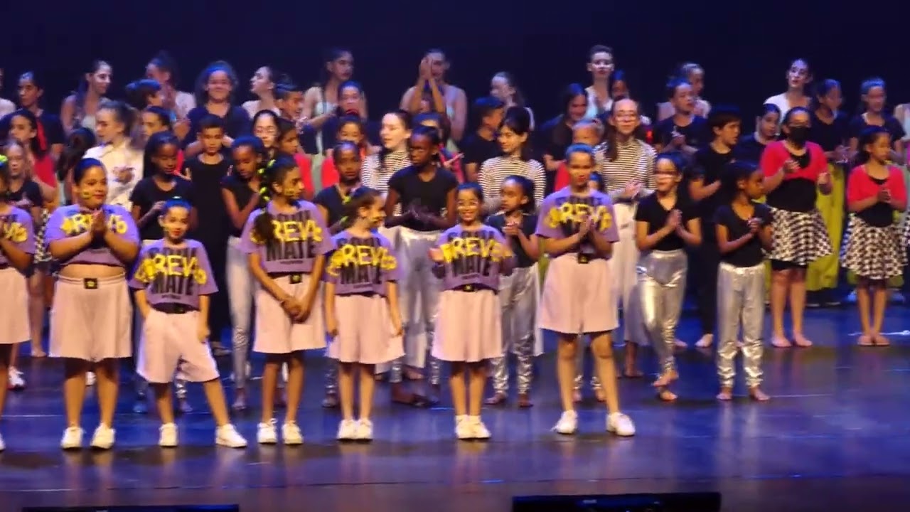 מופע בהיכל התרבות