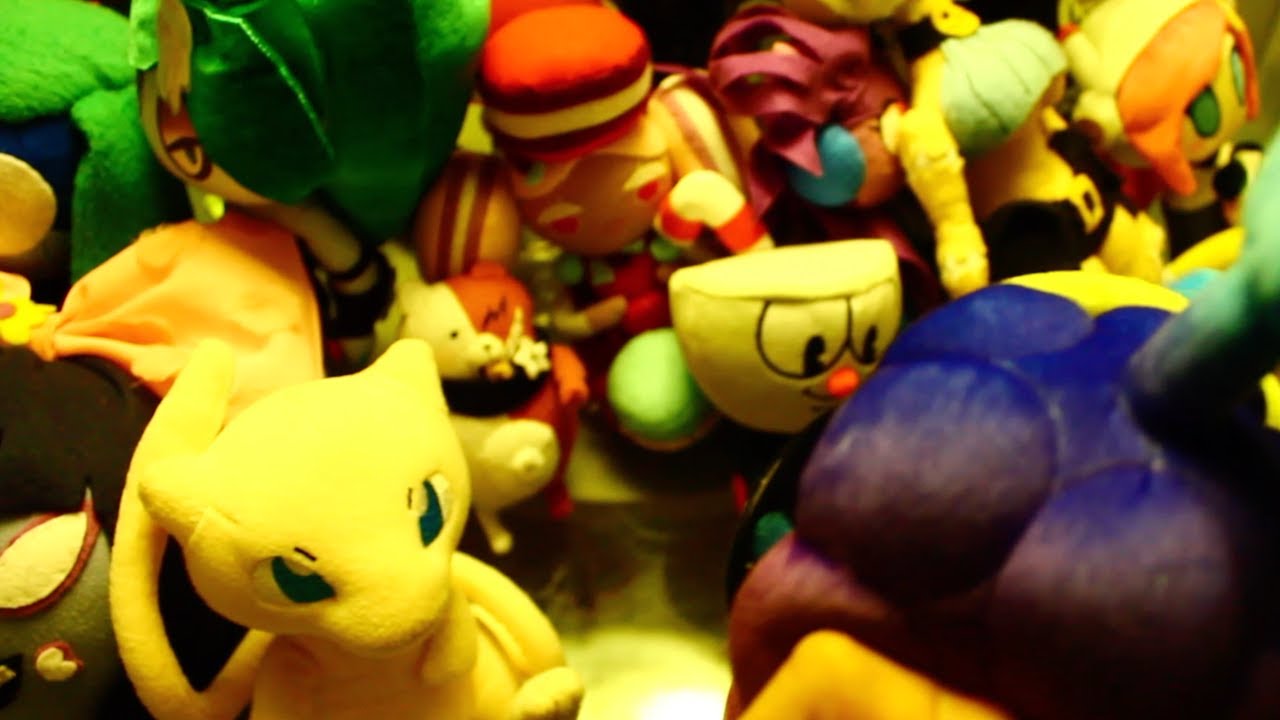 This is Total Stuffed Fluffed Island? | Plush Con Dolor Ep. 1