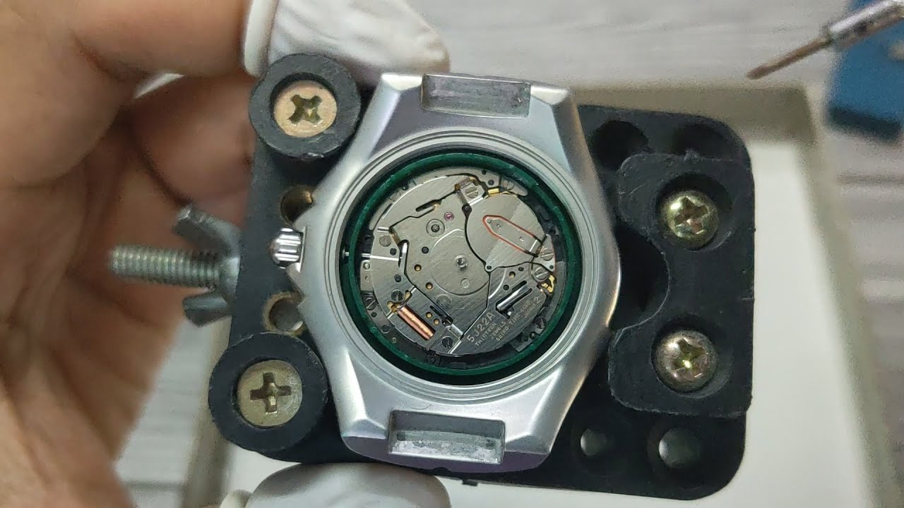 ใครๆก็ทำได้ไม่ยากเท่าไหร่เปลี่ยนแบตให้ Seiko Kinetic 5J22